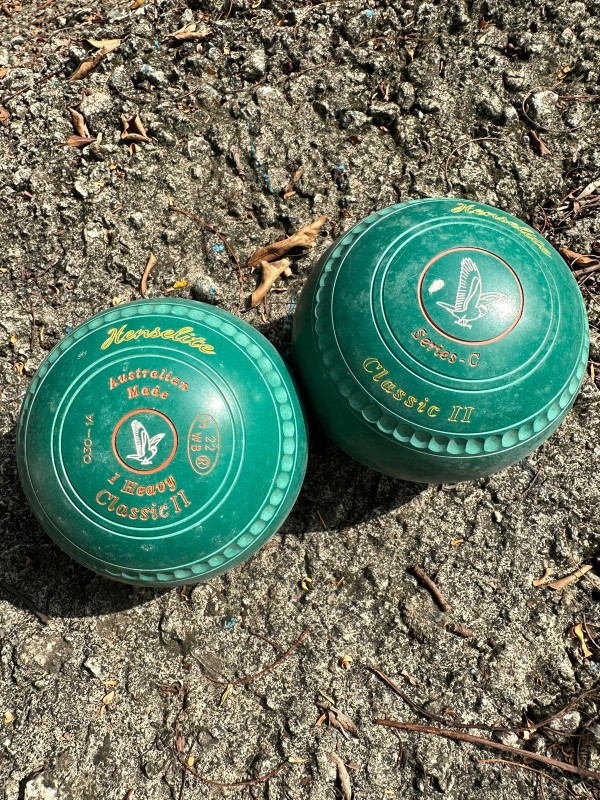 Henselite Series C Classic 2 Lawn Bowl 4 pieces